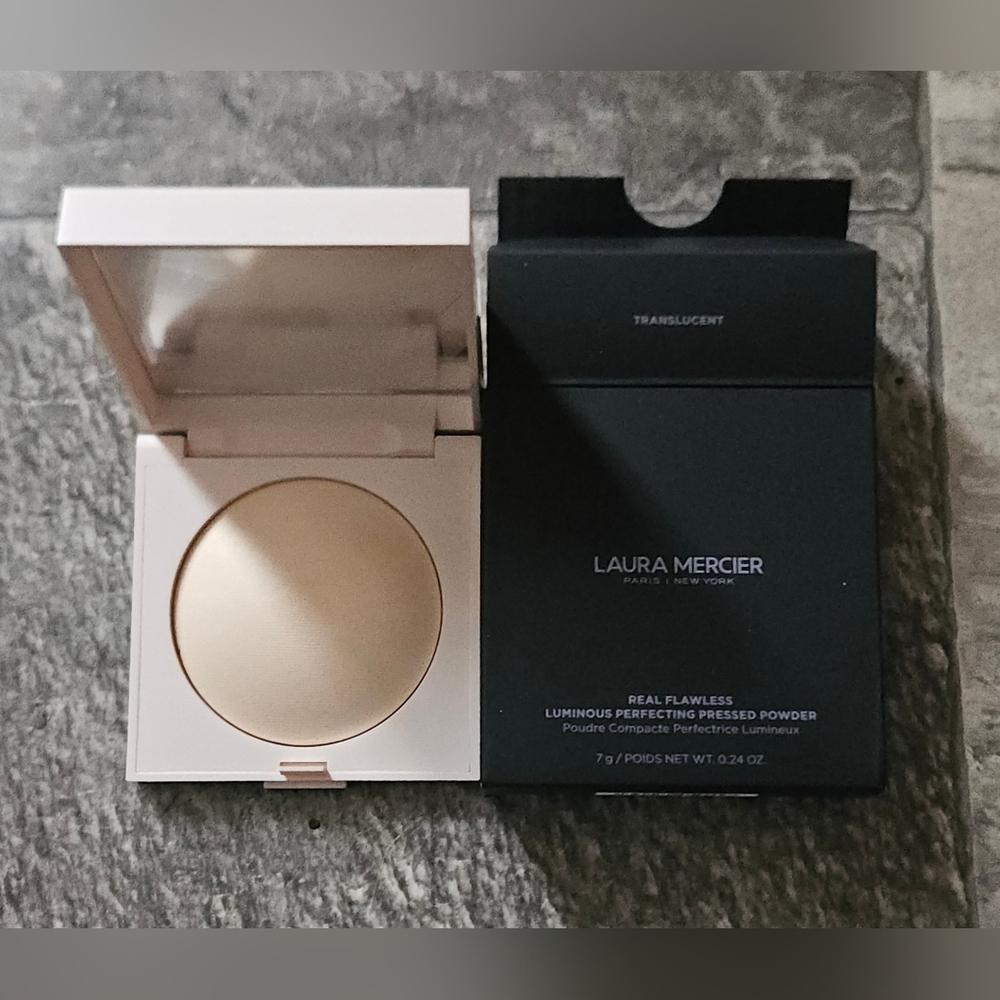 Laura Mercier Real Flawless Luminous Pressed Powder In Translucent 0.24oz BNIB - Picture 2 of 8
